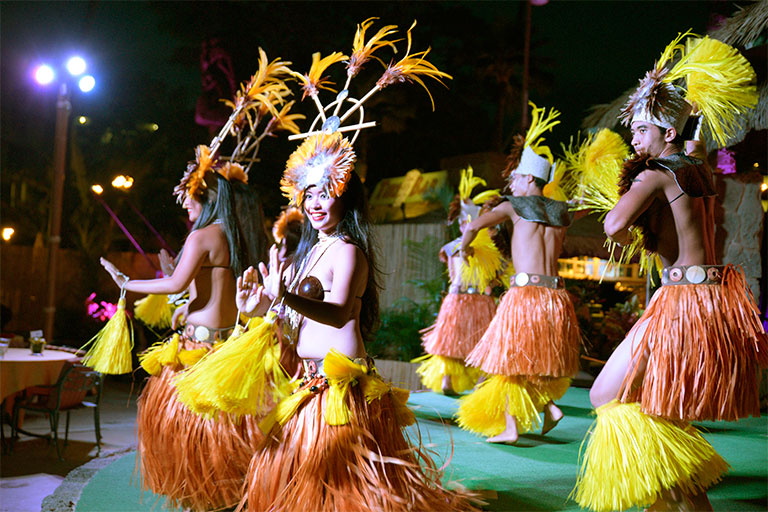 Kaanapali-Beach-Luau_Dancers - Kaanapali Resort
