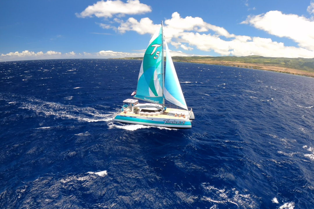 New Luxury Catamaran Sails At Aqualani